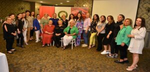 Annelerden sezona renkli veda