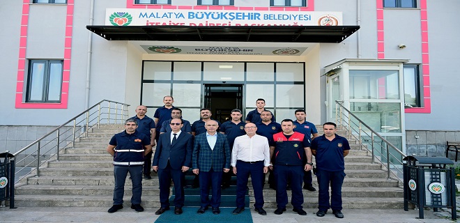 Sami Er Vatandaşlarla ve Görev Başındaki Personelle Bayramlaştı