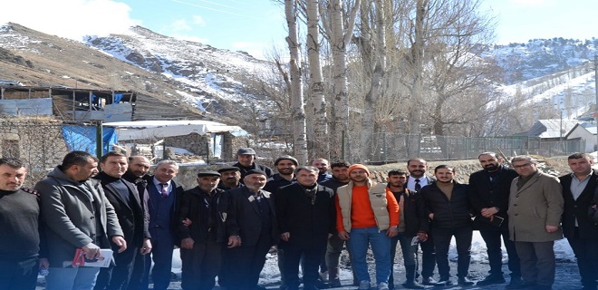 Fuat Demir Dolu Dizgin Geliyor