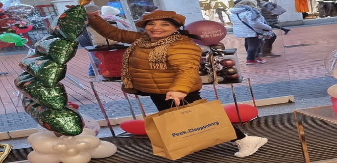 SAFİYE DOĞANAY SAHNEDEN ALDI KOSTÜME YATIRDI